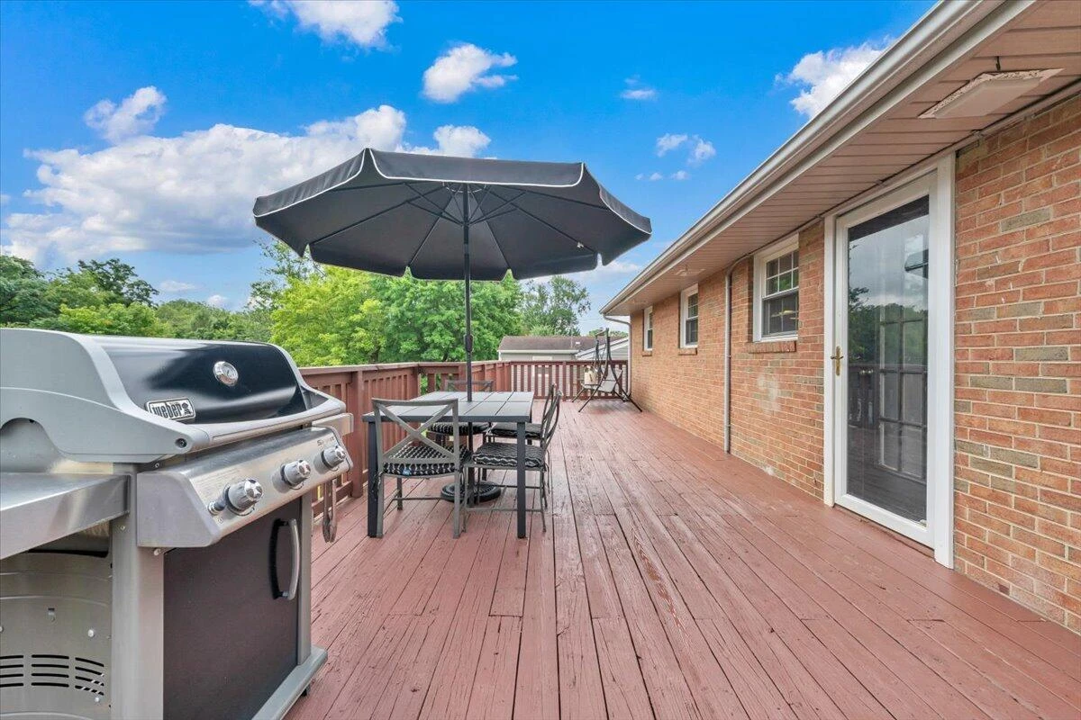 729 Kenyon RD - Photo 33