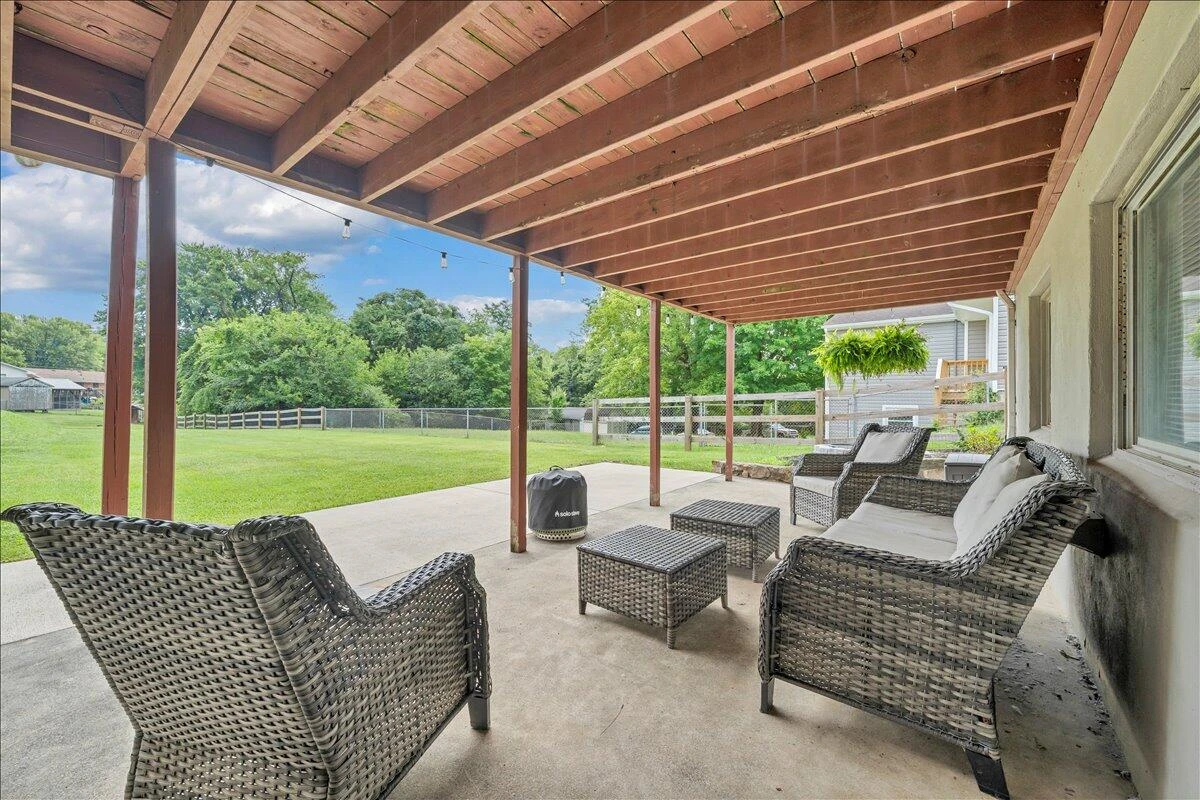 729 Kenyon RD - Photo 36