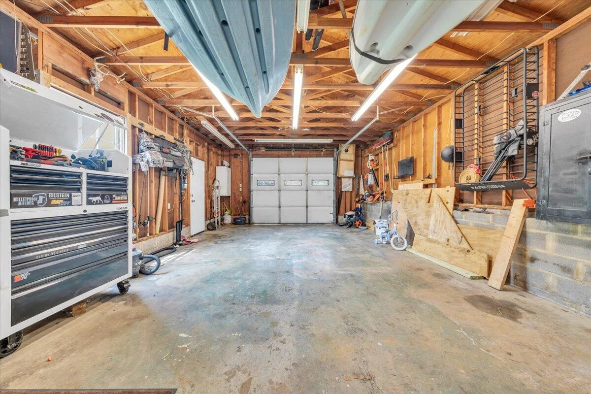 729 Kenyon RD - Photo 44