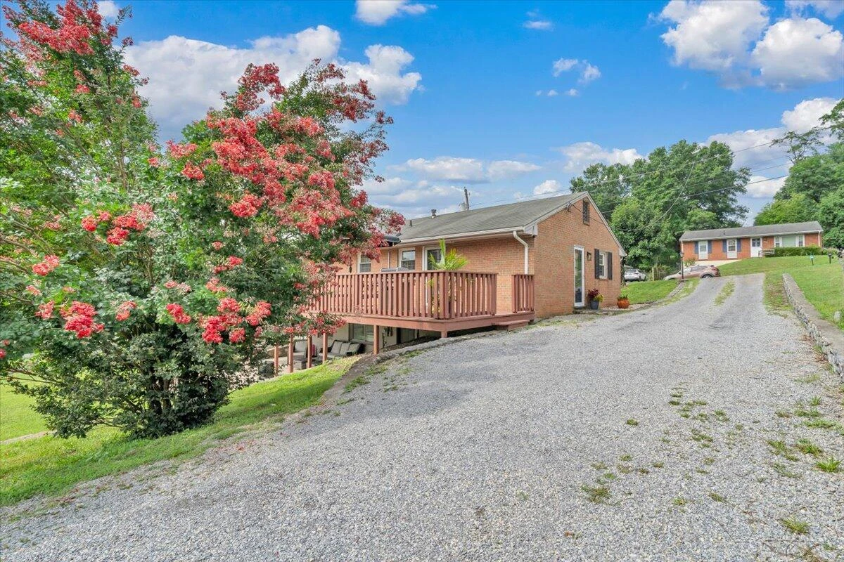 729 Kenyon RD - Photo 46