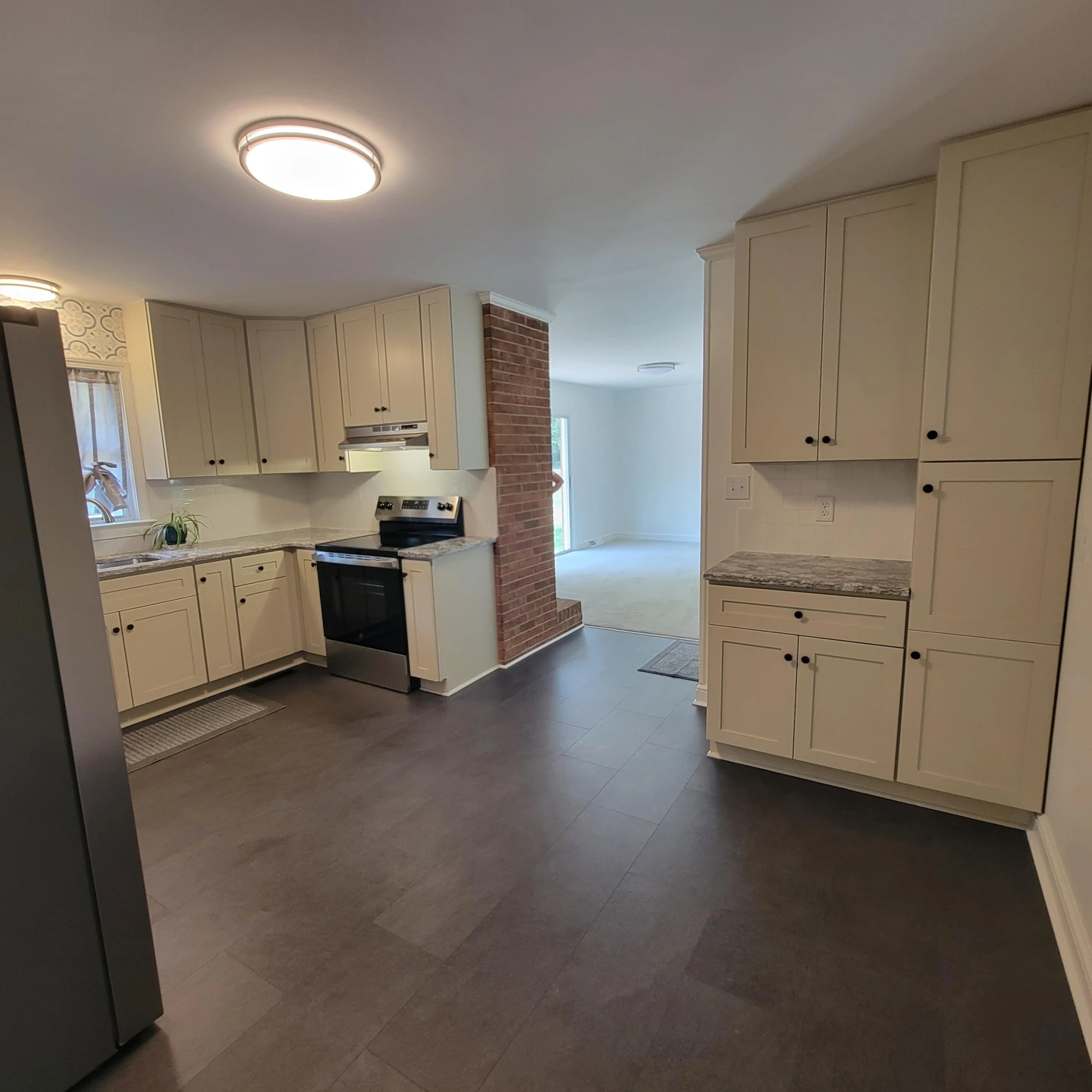 1504 Meadowview LN - Photo 11