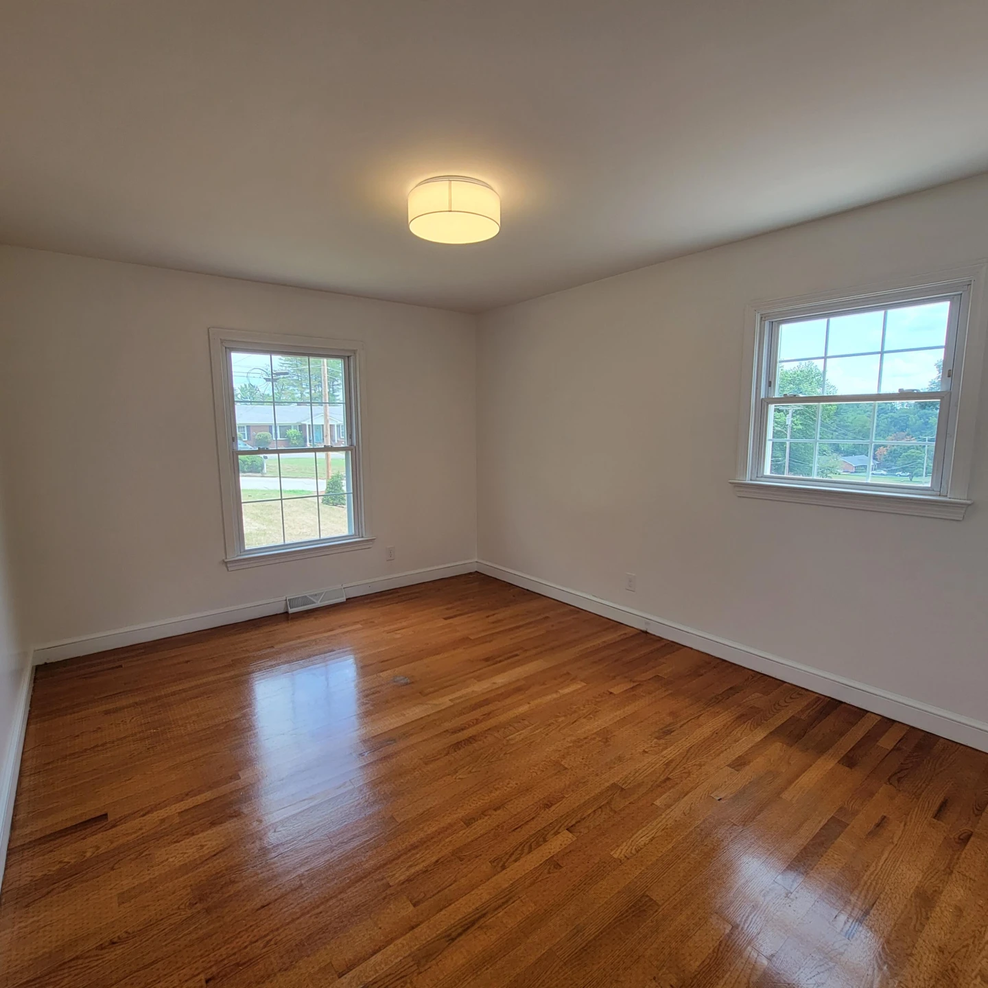 1504 Meadowview LN - Photo 19