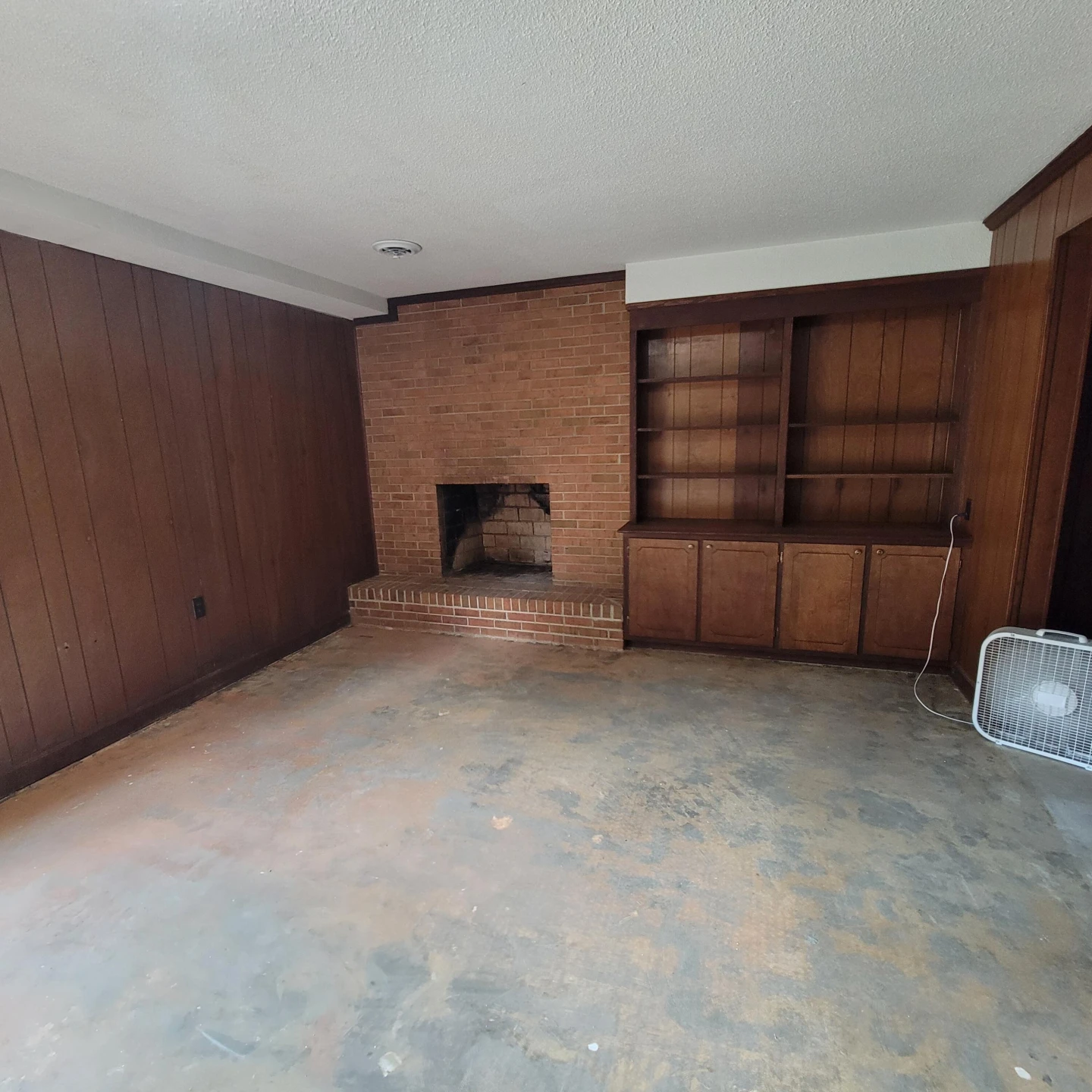 1504 Meadowview LN - Photo 27