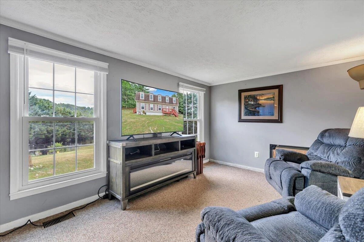 811 Ball Park RD - Photo 6