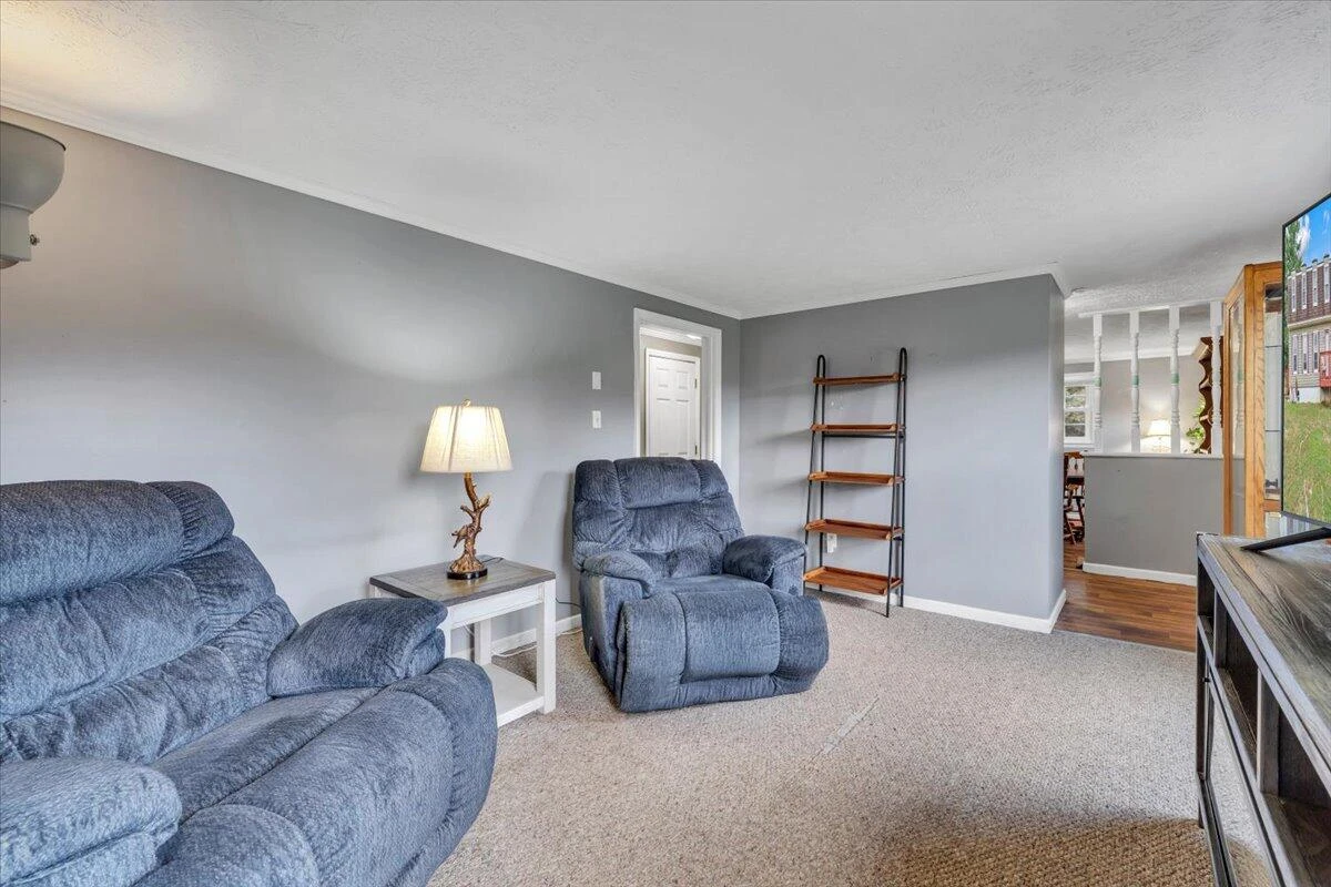 811 Ball Park RD - Photo 8