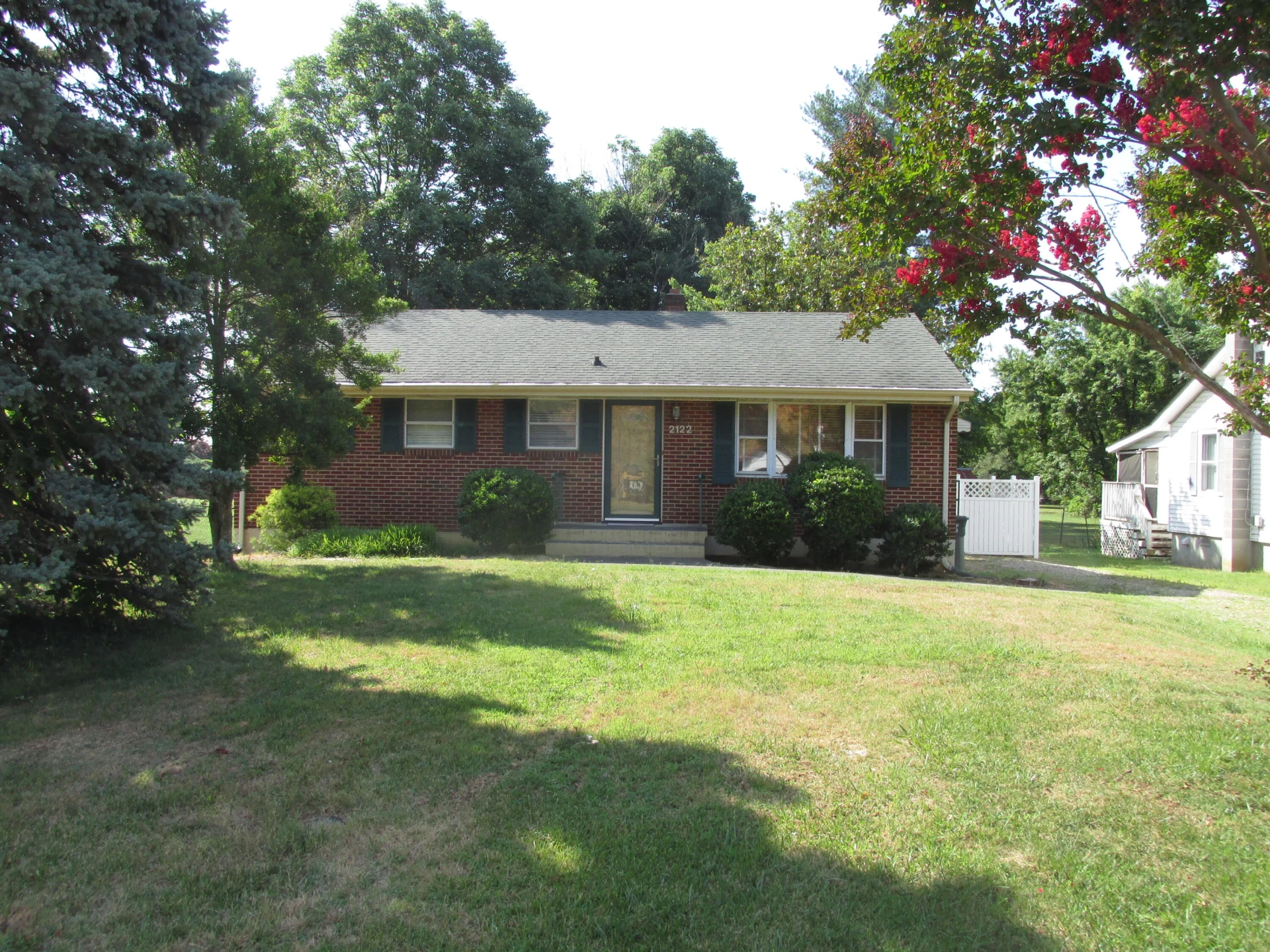 2122 Windsor AVE