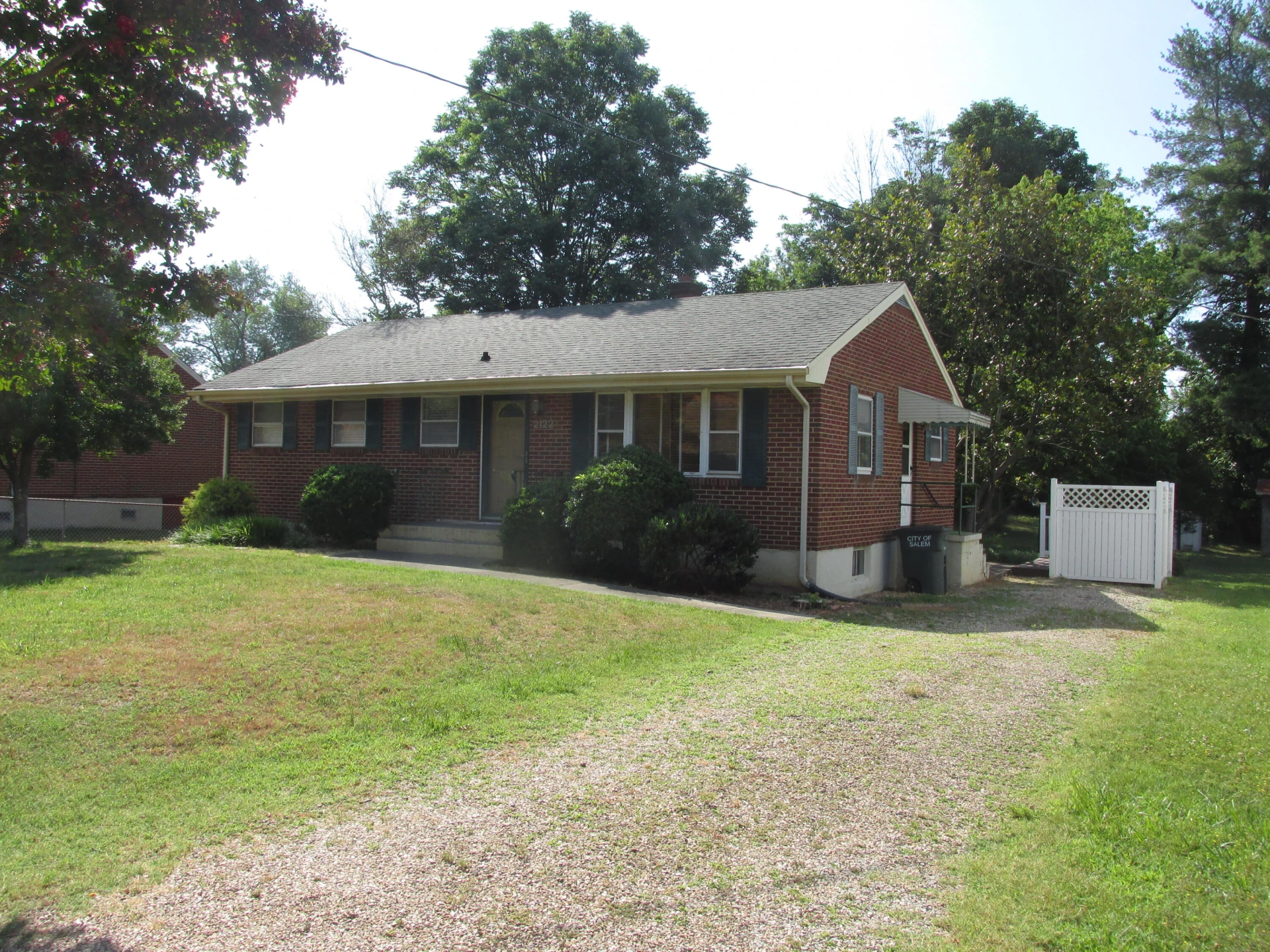 2122 Windsor AVE - Photo 2