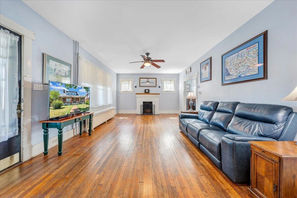 2040 Berkley AVE SW - Photo 10