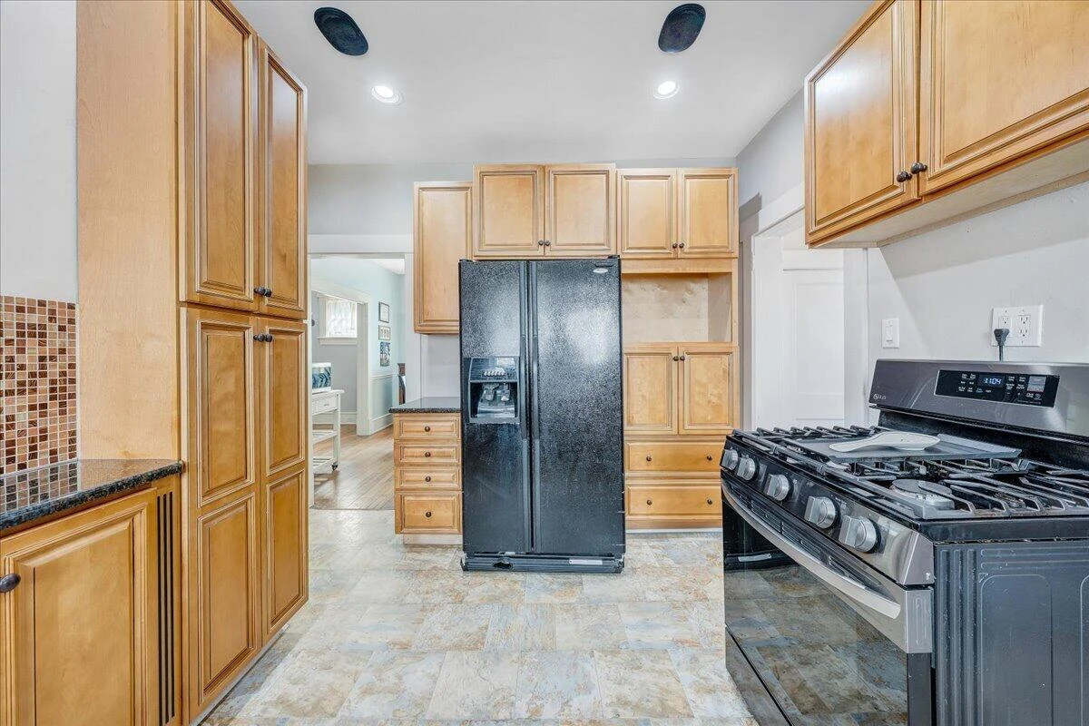 2040 Berkley AVE SW - Photo 25