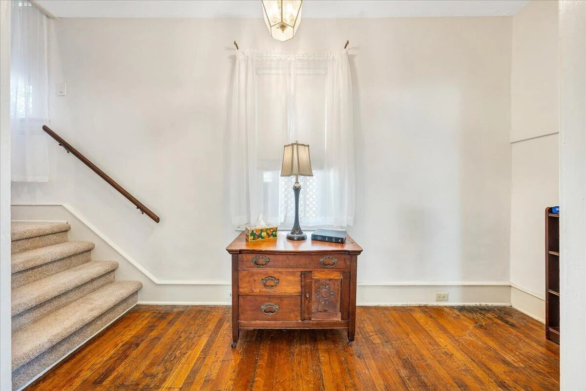 2040 Berkley AVE SW - Photo 33
