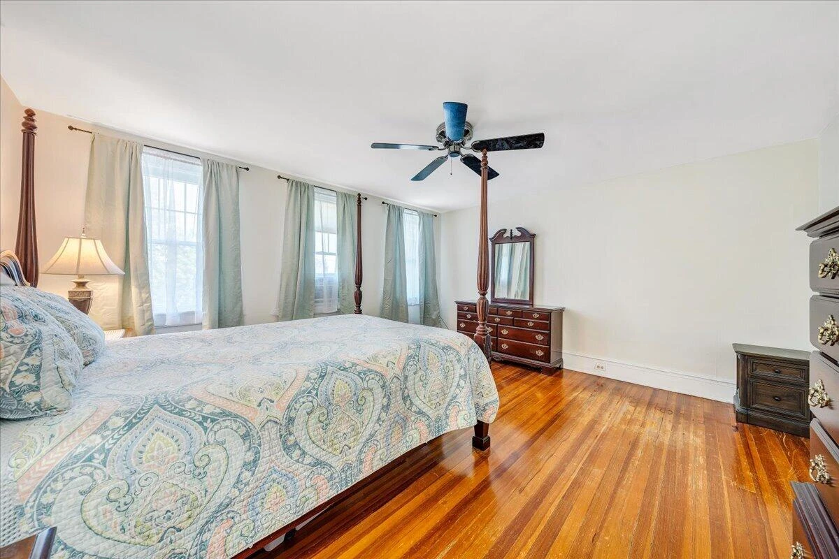 2040 Berkley AVE SW - Photo 37