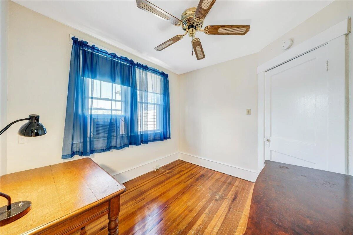 2040 Berkley AVE SW - Photo 40
