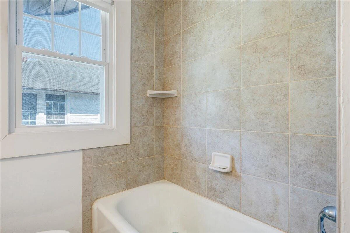2040 Berkley AVE SW - Photo 46