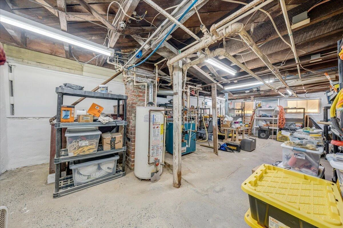 2040 Berkley AVE SW - Photo 47