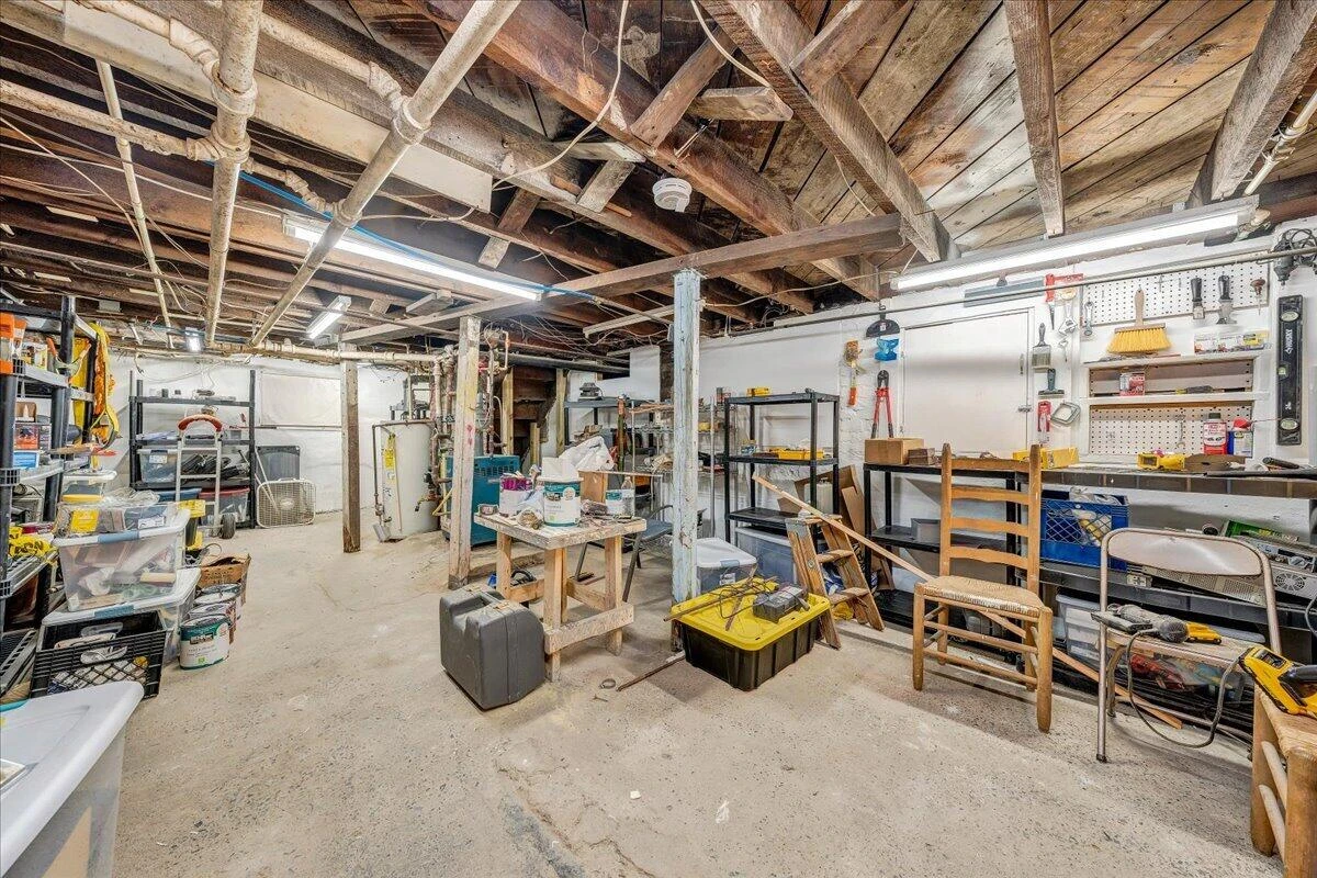 2040 Berkley AVE SW - Photo 48