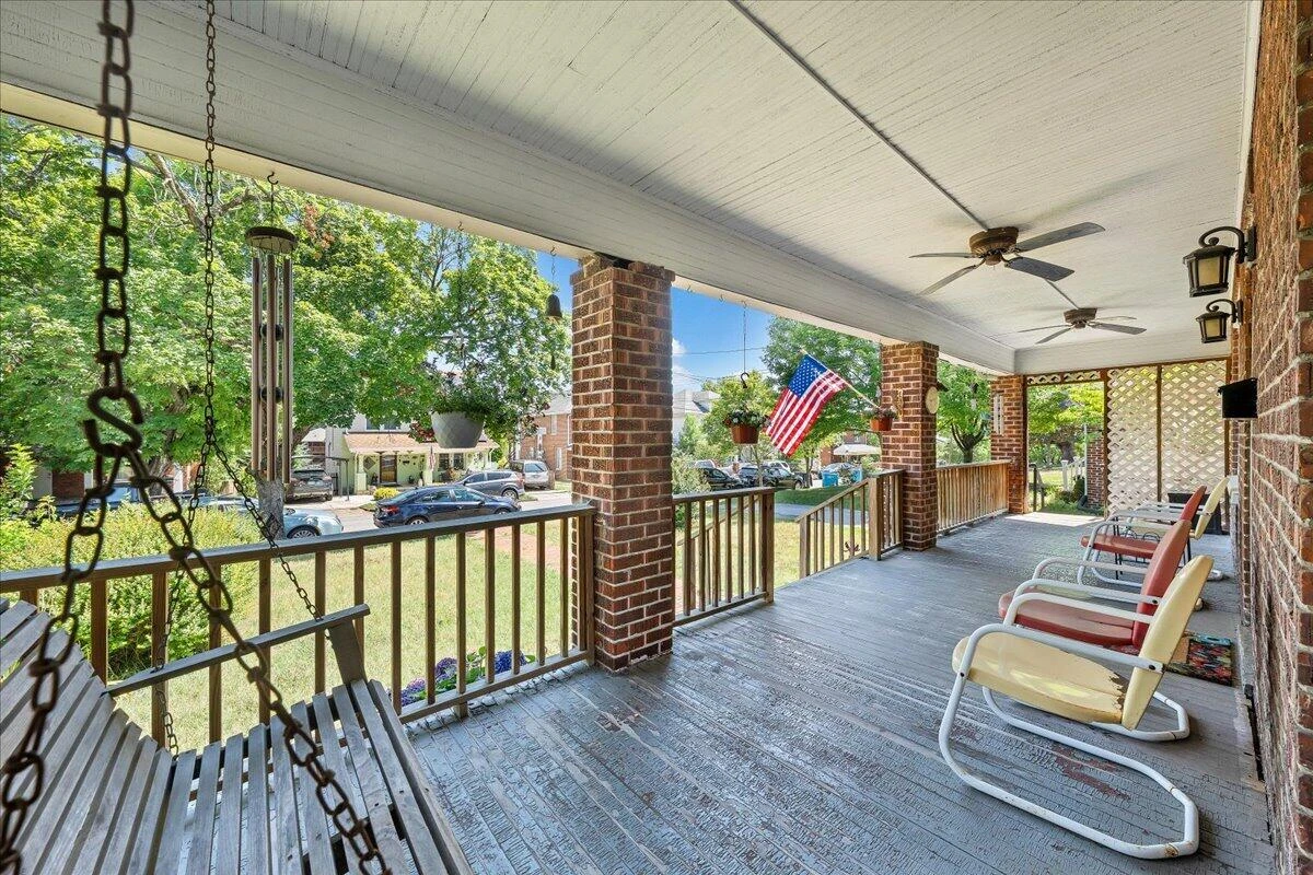 2040 Berkley AVE SW - Photo 6