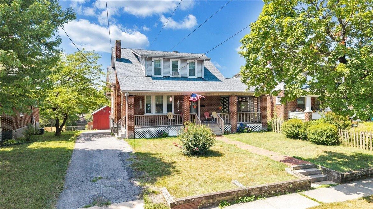 2040 Berkley AVE SW - Photo 58