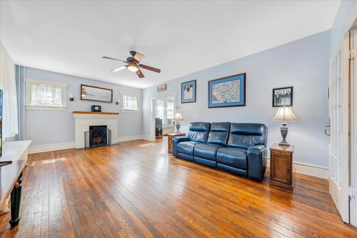 2040 Berkley AVE SW - Photo 9