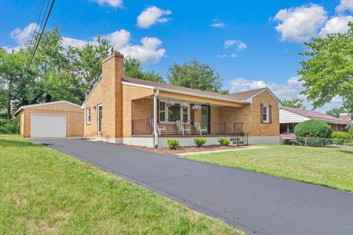 3308 Frontier RD NW - Photo 2