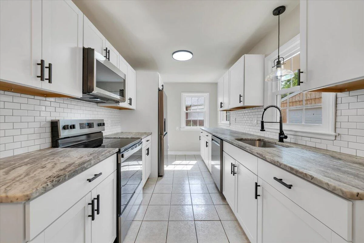 3308 Frontier RD NW - Photo 9