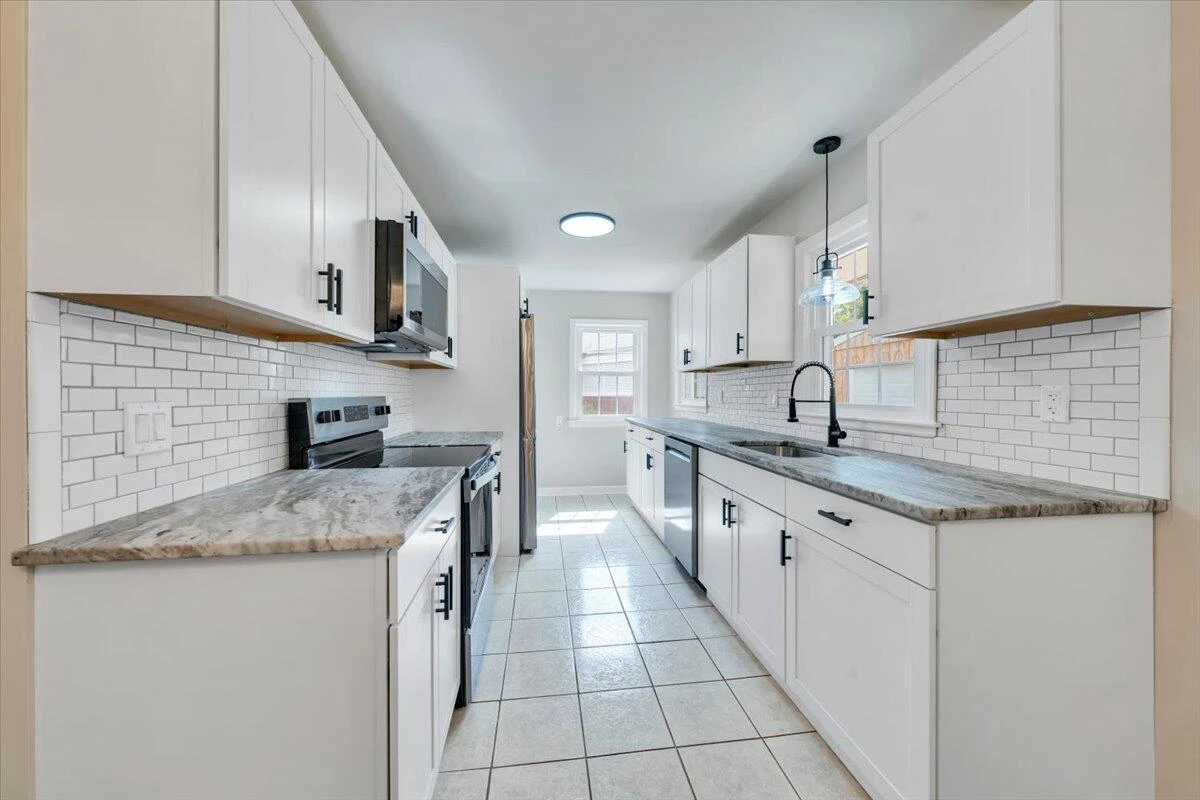 3308 Frontier RD NW - Photo 10