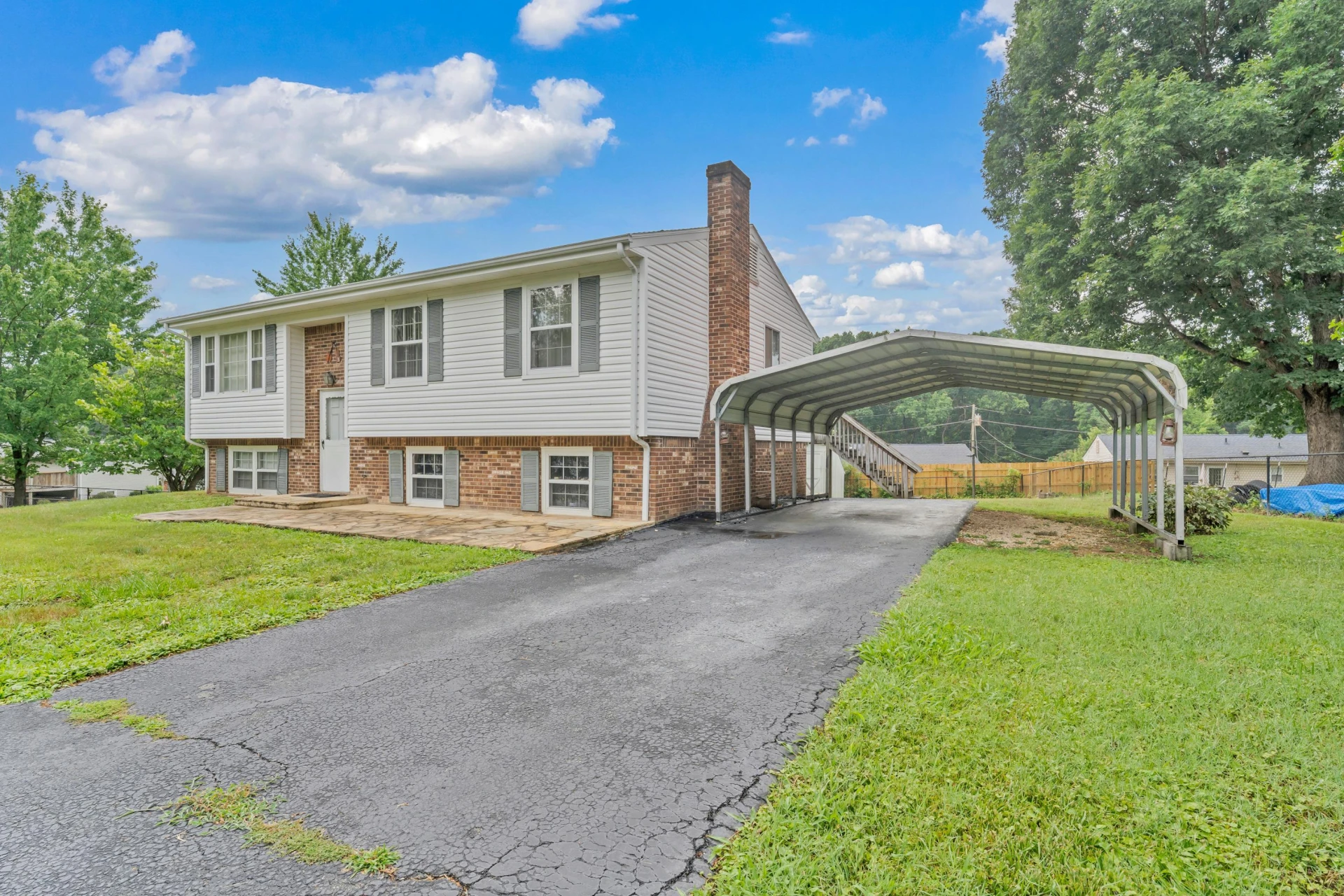 838 Pinewood DR NW - Photo 4