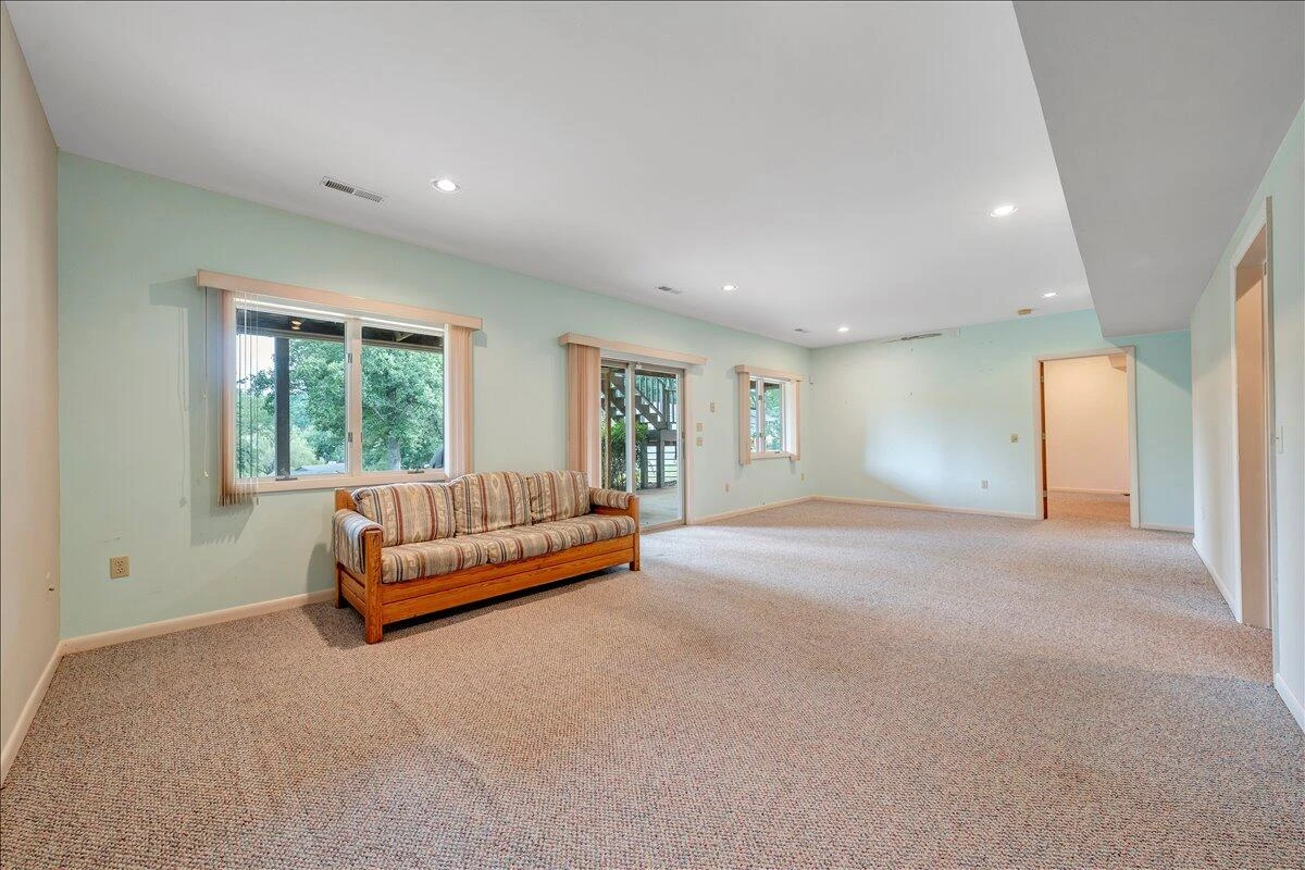 110 Club House DR - Photo 22