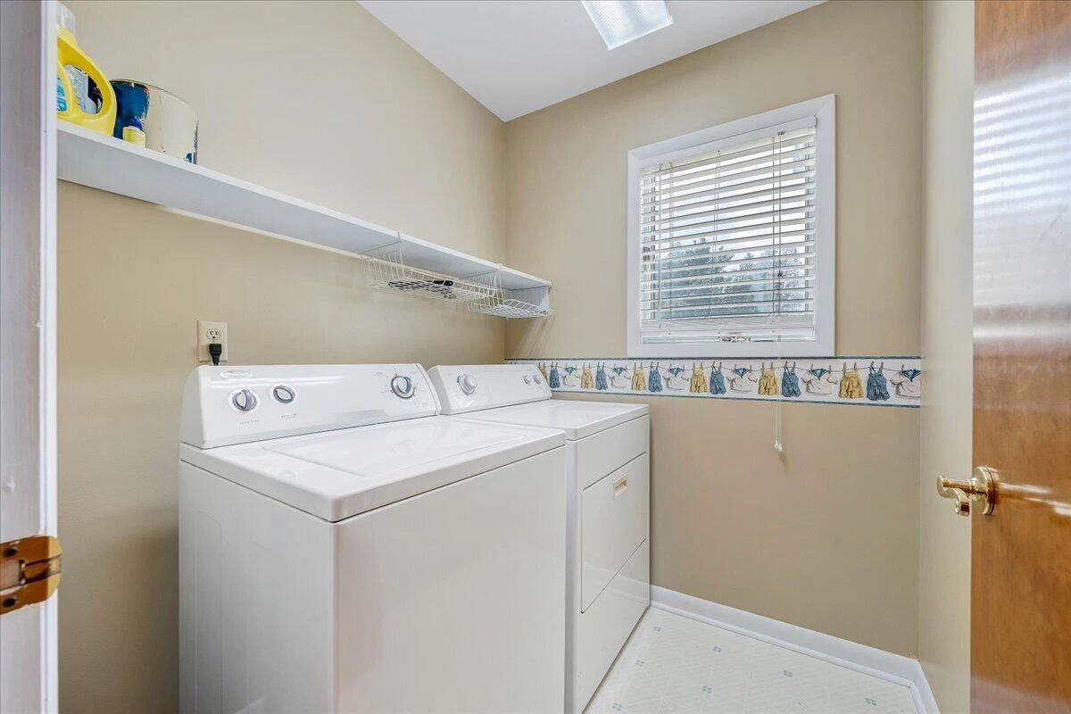 110 Club House DR - Photo 31