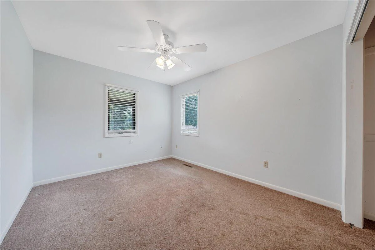 110 Club House DR - Photo 34