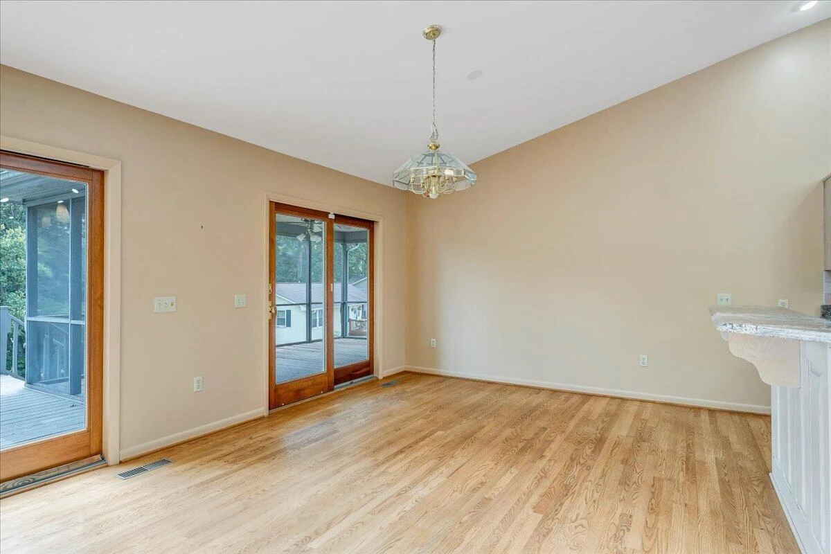 110 Club House DR - Photo 4