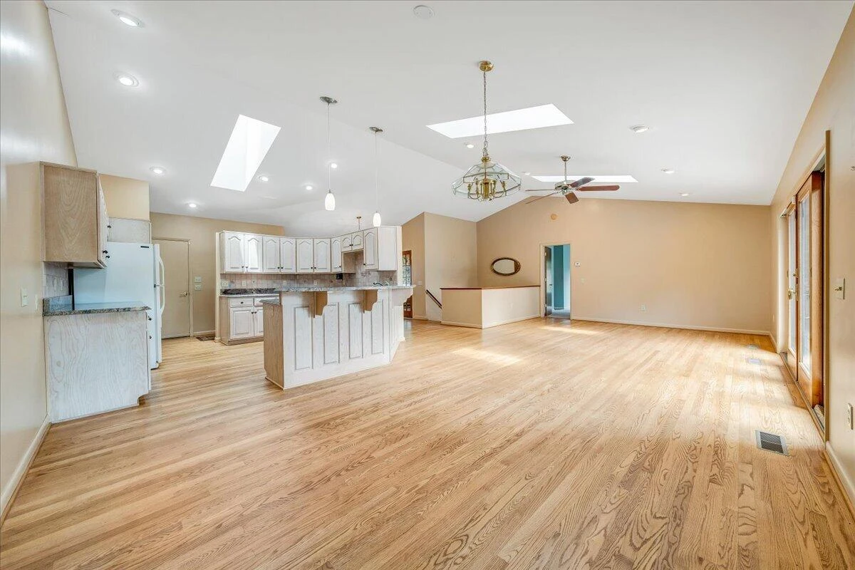 110 Club House DR - Photo 44