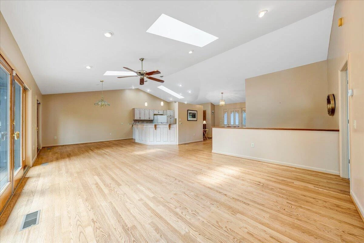 110 Club House DR - Photo 46