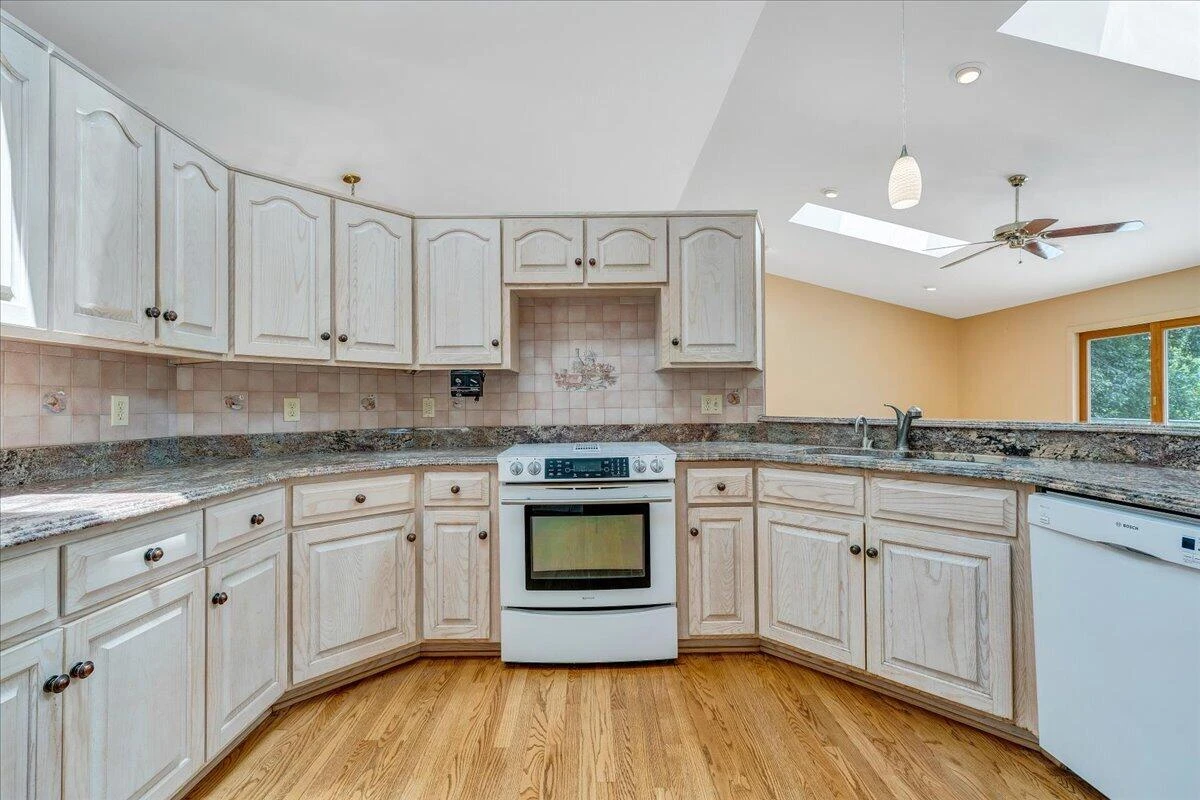 110 Club House DR - Photo 6