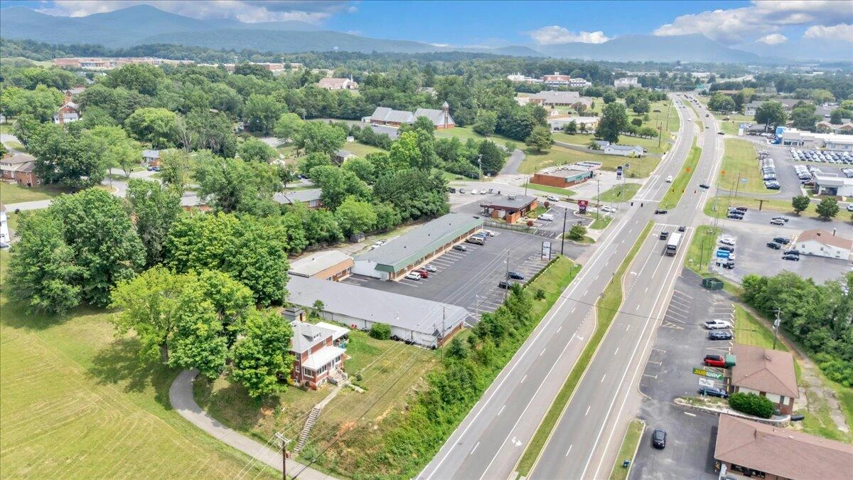 3100 Peters Creek RD - Photo 3