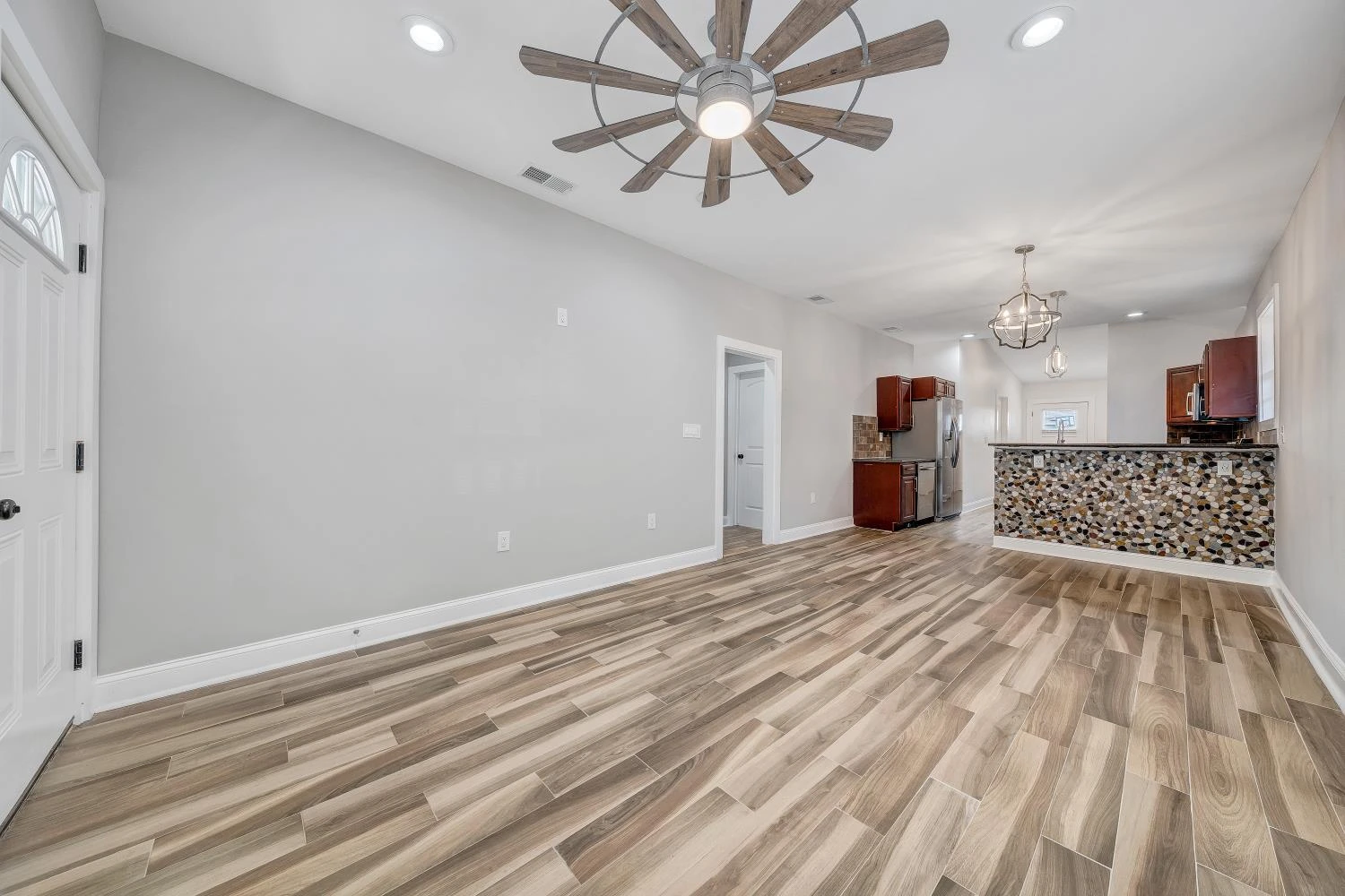 18 13th ST SW - Photo 4