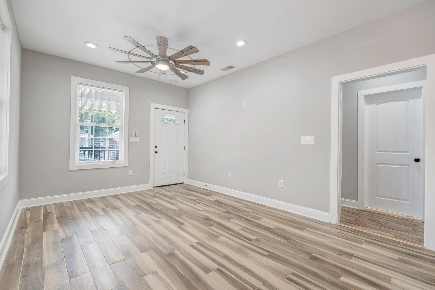 18 13th ST SW - Photo 6