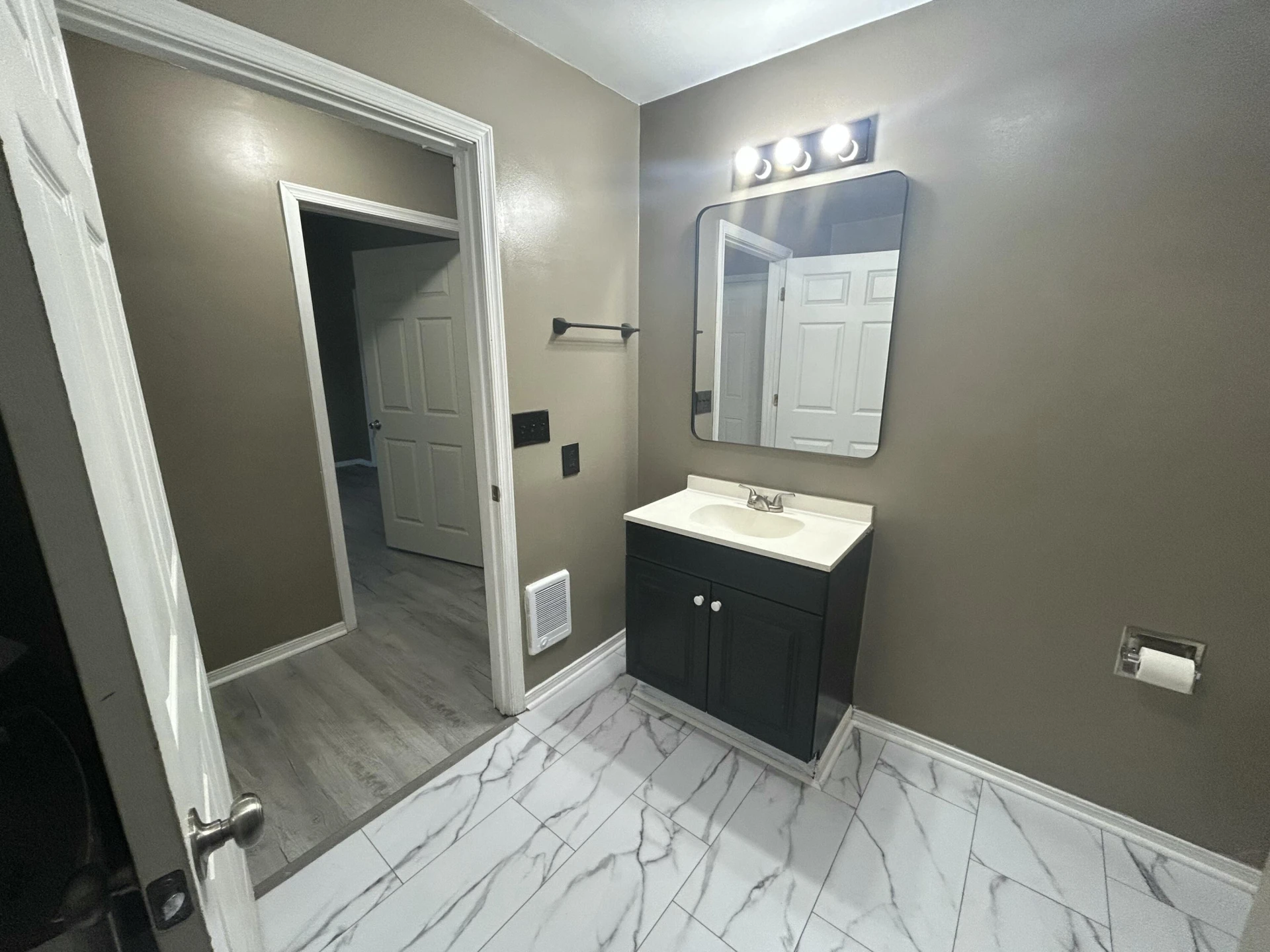 1114 Knight ST - Photo 11