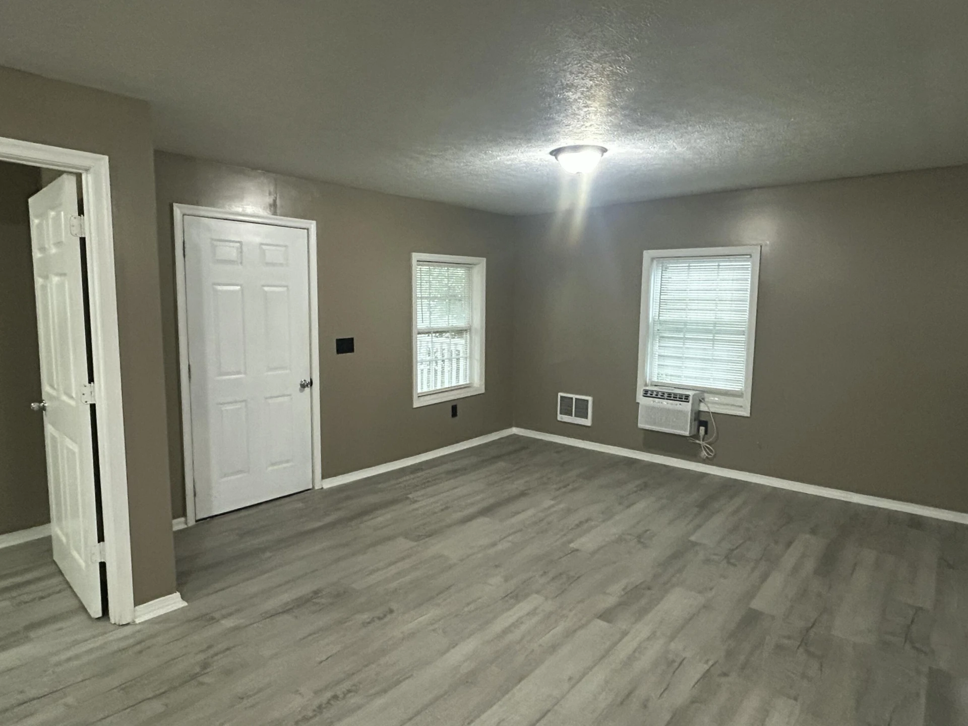 1114 Knight ST - Photo 6
