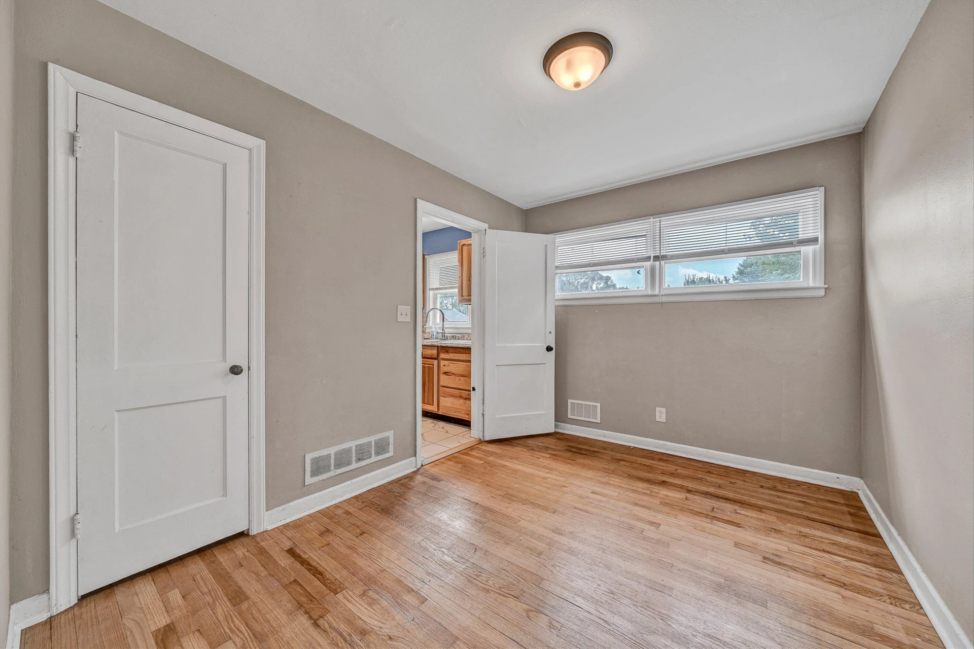 4604 Pawling ST NW - Photo 11