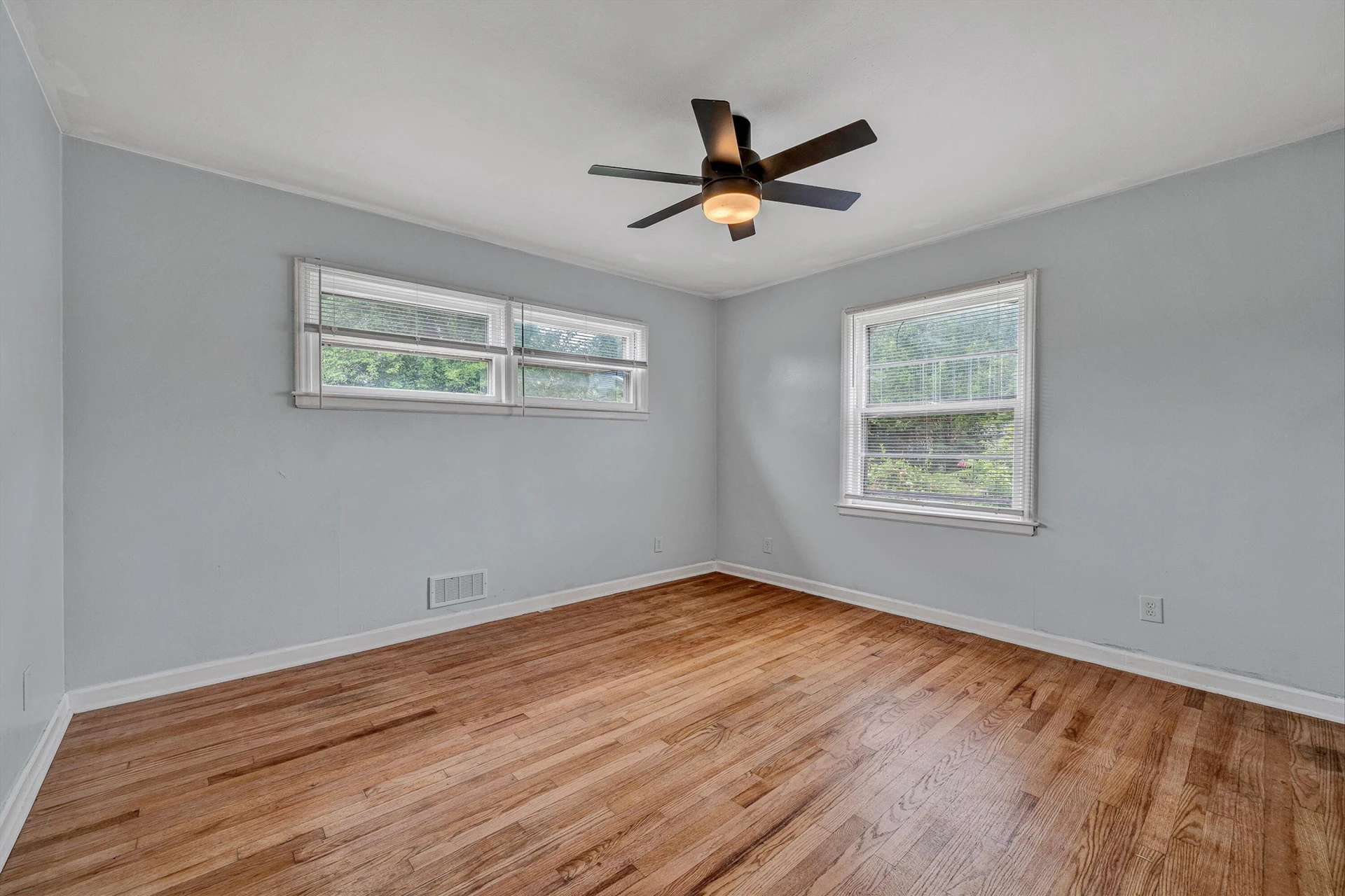 4604 Pawling ST NW - Photo 15