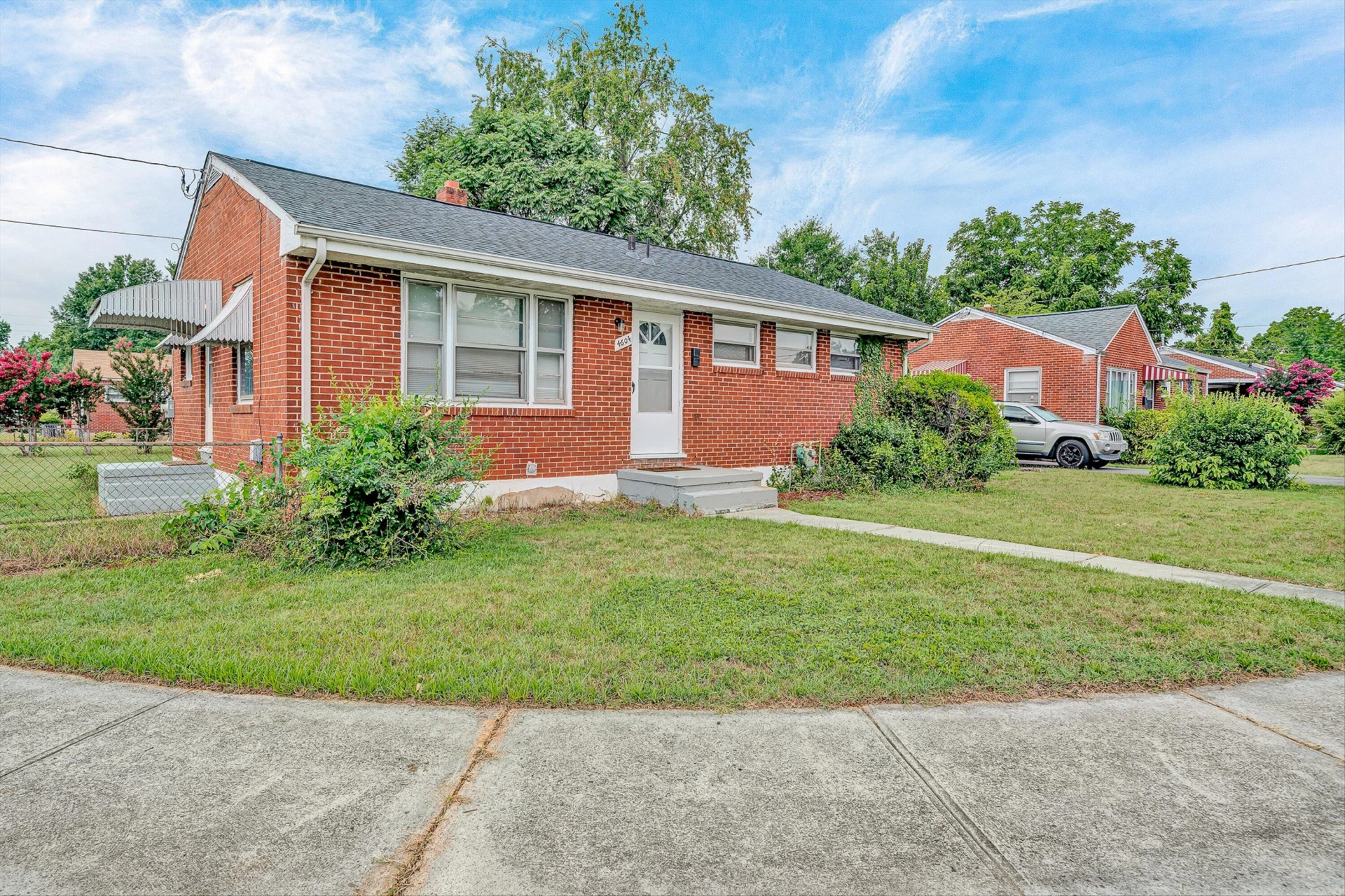 4604 Pawling ST NW - Photo 2
