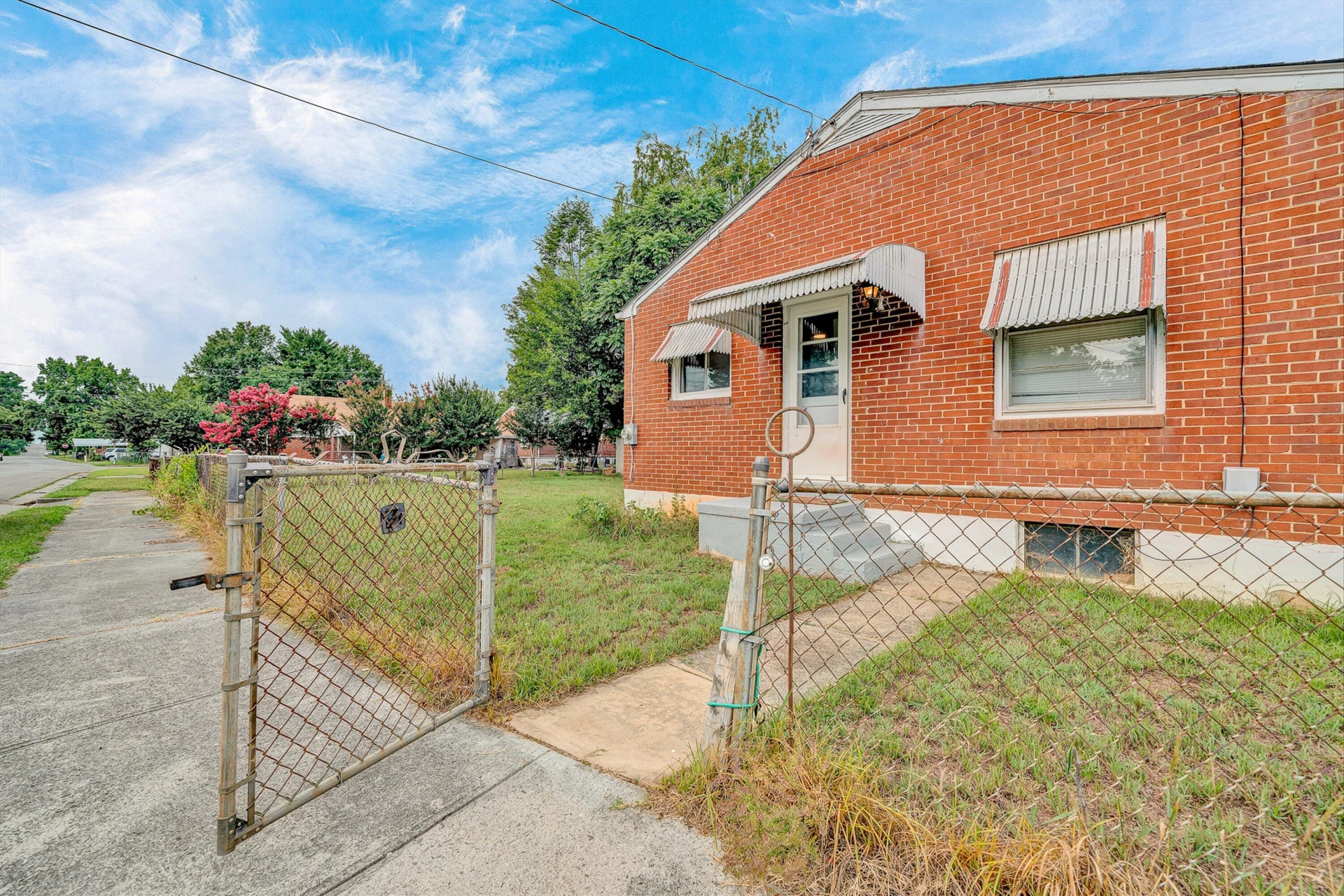 4604 Pawling ST NW - Photo 24