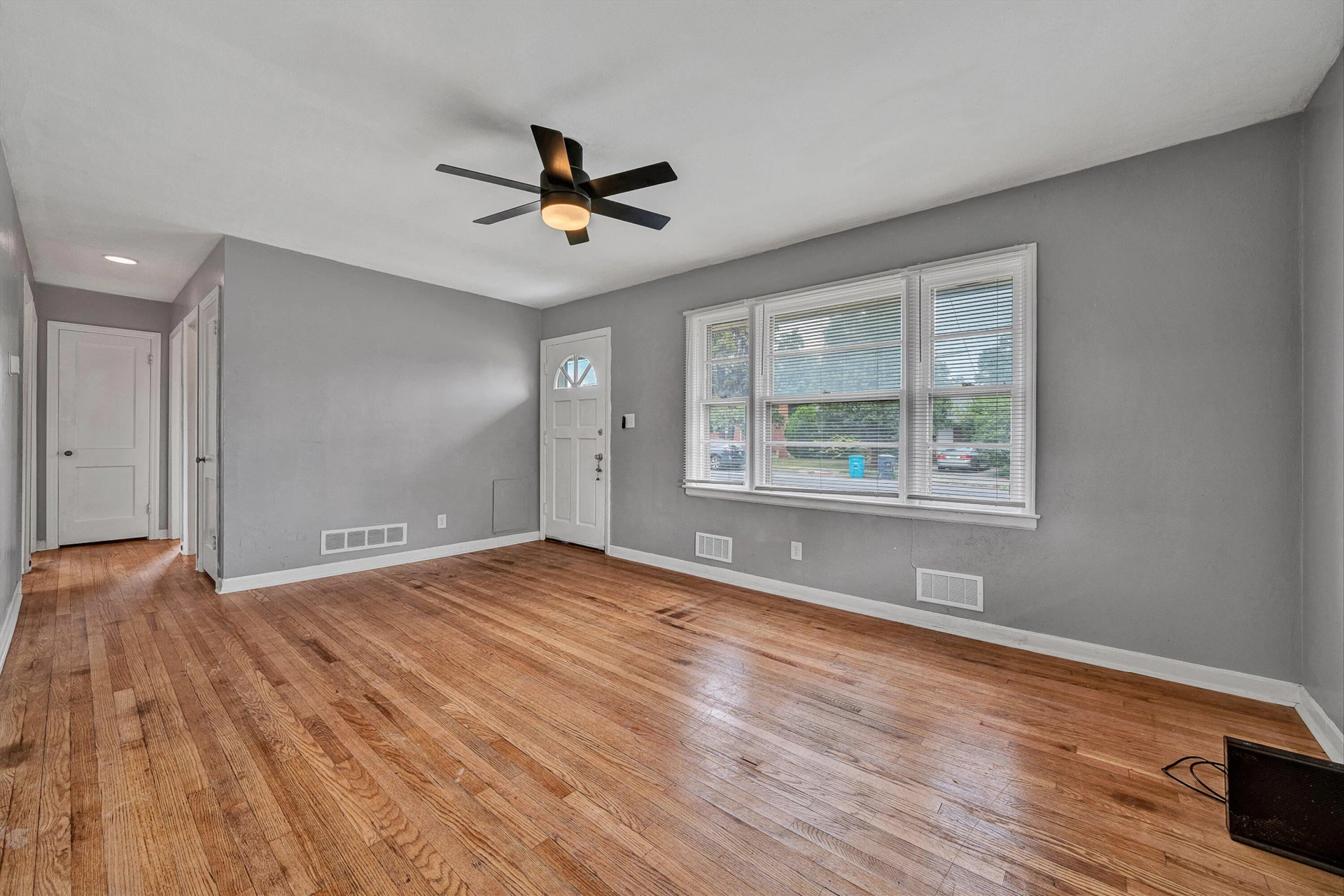 4604 Pawling ST NW - Photo 4