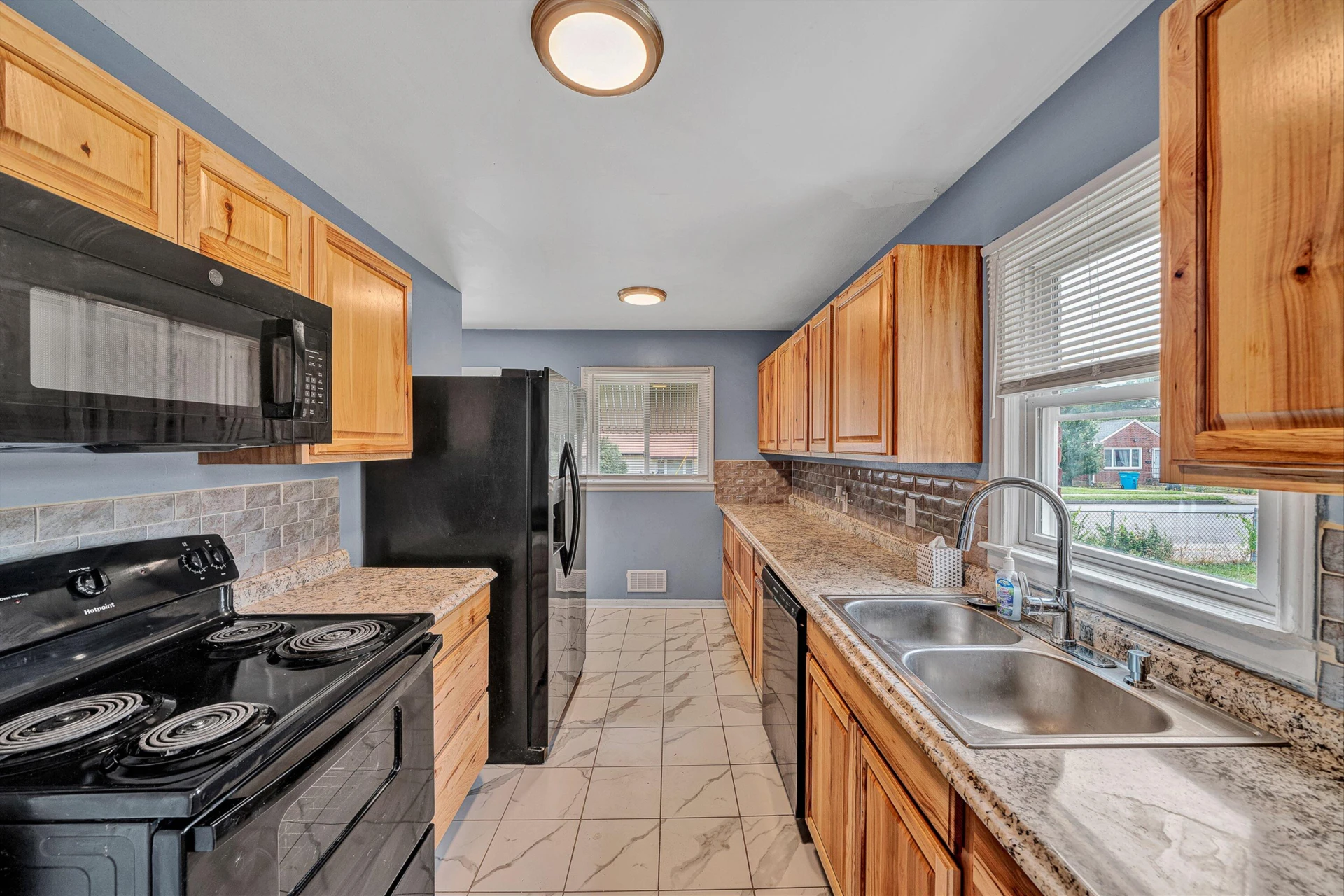 4604 Pawling ST NW - Photo 9