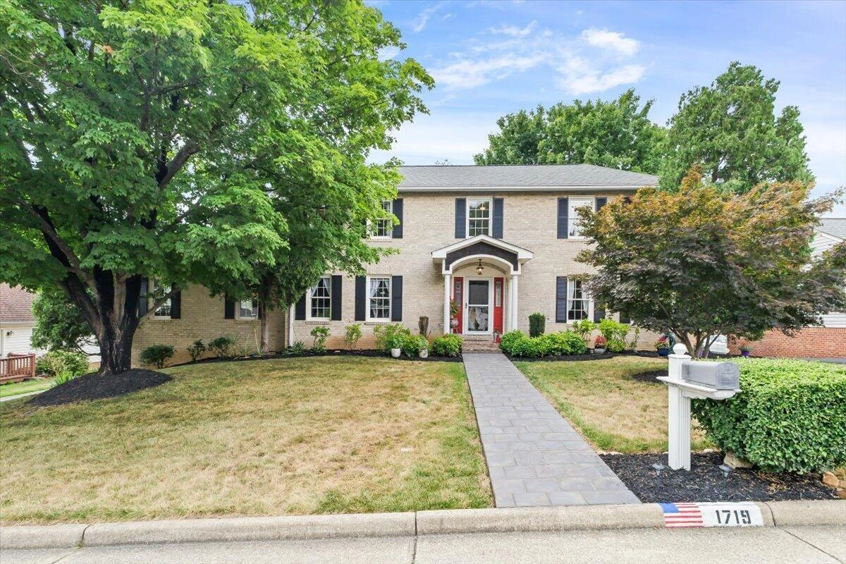 1719 Kingsmill DR