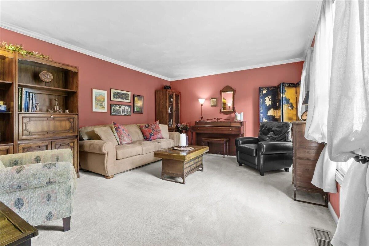 1719 Kingsmill DR - Photo 6