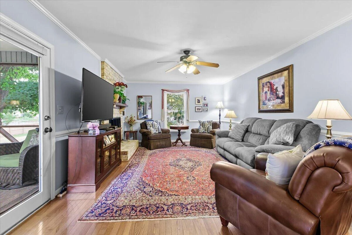 1719 Kingsmill DR - Photo 11