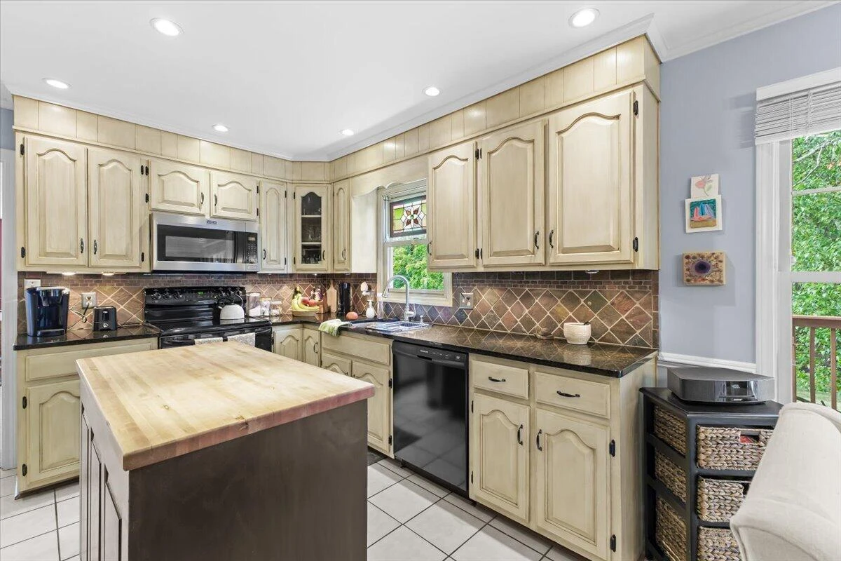 1719 Kingsmill DR - Photo 16