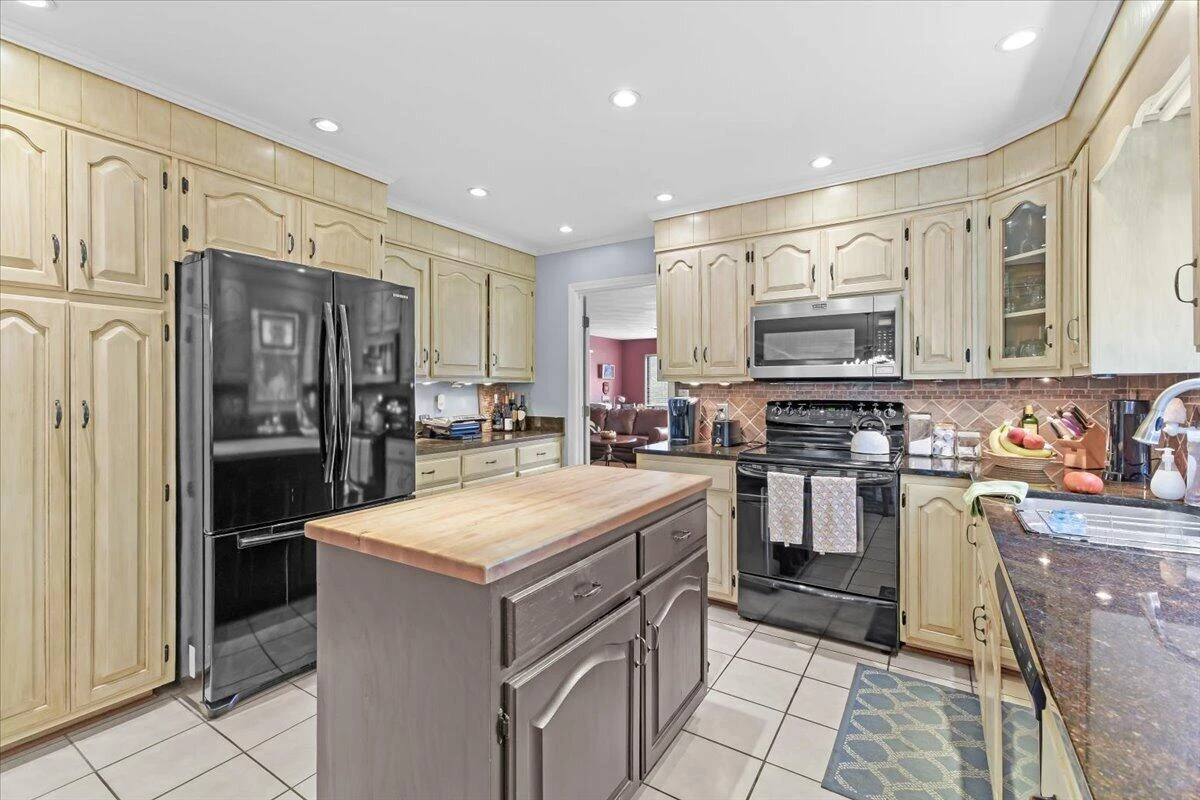 1719 Kingsmill DR - Photo 17