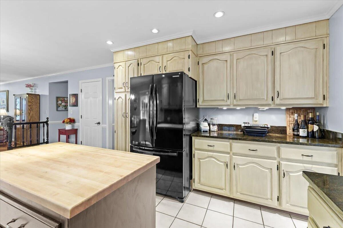 1719 Kingsmill DR - Photo 18